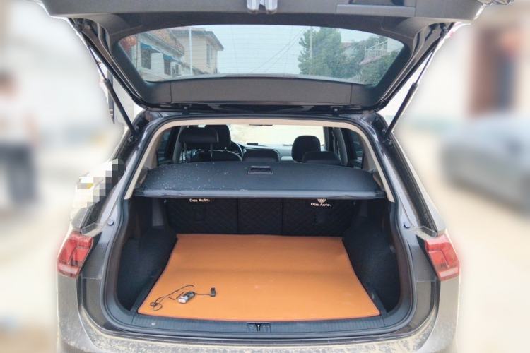 Used Volkswagen Tiguan L 2019 Updated Version 330TSI Automatic Two-Wheel Drive Panoramic Comfort Edition China VI Standard Trunk