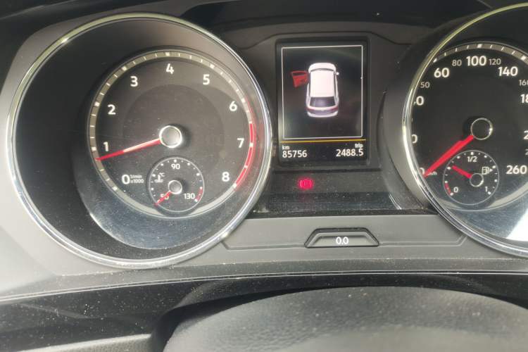 Used Volkswagen Tiguan L 2019 330TSI Automatic Two-Wheel Drive Panoramic Comfort Edition China VI Standard Odometer Close Up