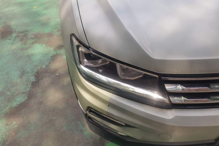 Used Volkswagen Tiguan L 2019 330TSI Automatic Two-Wheel Drive Panoramic Comfort Edition China VI Standard Right Front Headlight