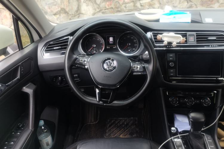Used Volkswagen Tiguan L 2019 330TSI Automatic Two-Wheel Drive Panoramic Comfort Edition China VI Standard Steering Wheel