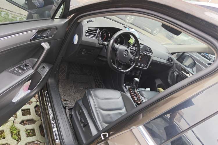 Used Volkswagen Tiguan L 2019 330TSI Automatic Two-Wheel Drive Smart Luxury Version China V Emission Standard Driver Seat