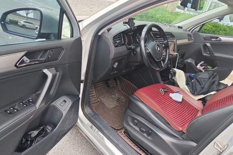 Used Volkswagen Tiguan L 2019 330TSI Automatic Two-Wheel Drive Smart Luxury Version China VI Standard Driver Seat