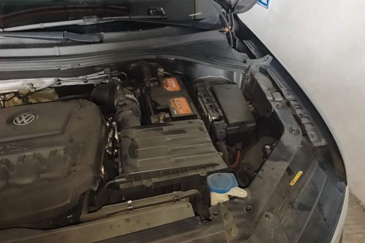 Used Volkswagen Tiguan L 2019 330TSI Automatic Two-Wheel Drive Luxury Edition China VI Standard Engine Bay Left