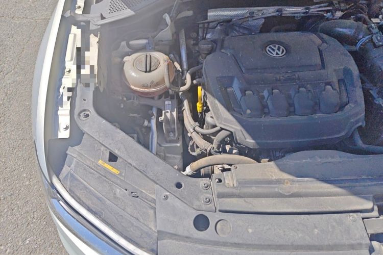 Used Volkswagen Tiguan L 2019 330TSI Automatic Two-Wheel Drive Luxury Edition China V Standard Engine Bay Right