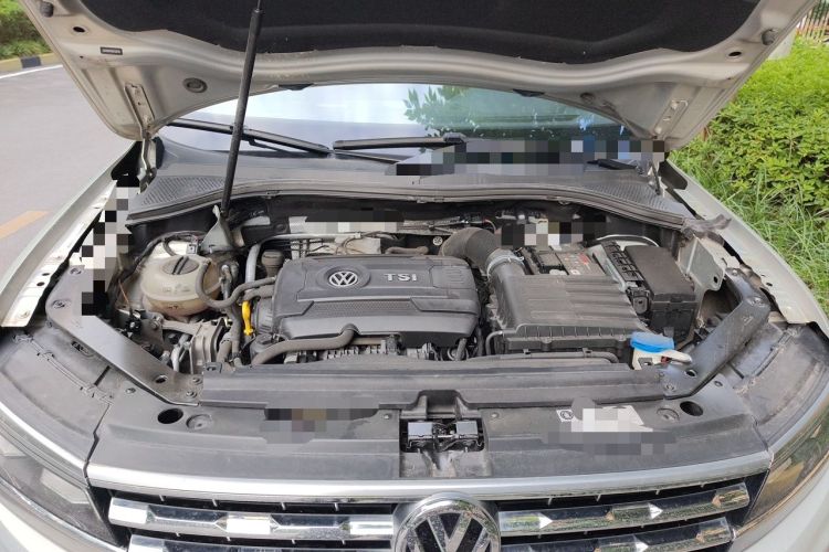 Used Volkswagen Tiguan L 2019 380TSI Automatic All-Wheel Drive Luxury Edition with 7 Seats China VI Standard Engine Bay
