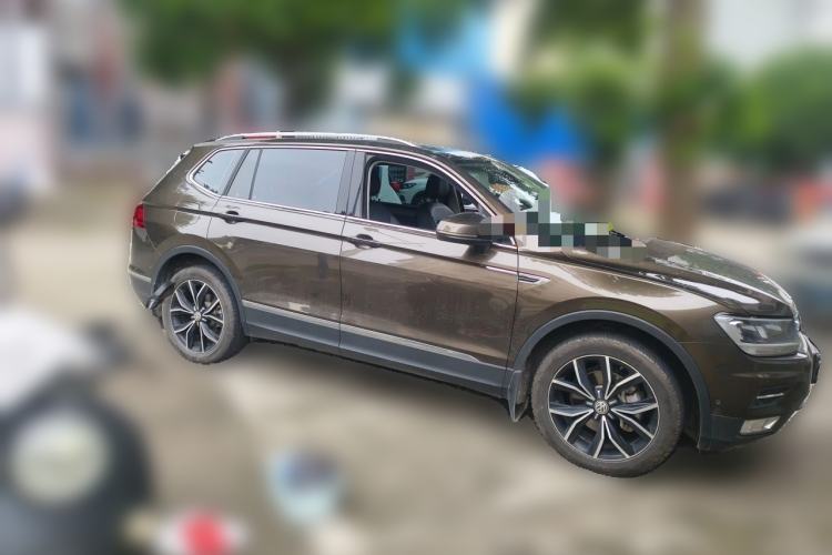 Used Volkswagen Tiguan L 2019 Revised 330TSI Automatic Two-Wheel Drive Smart & Luxury Edition China VI Standard Front Right 45 Deg