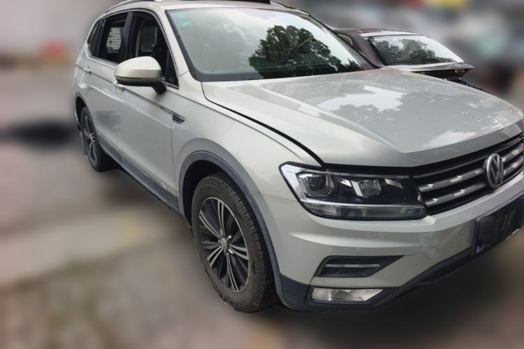 Used Volkswagen Tiguan L 2019 280TSI Automatic Two-Wheel Drive Panoramic Comfort Edition China V Standard Front Right 45 Deg