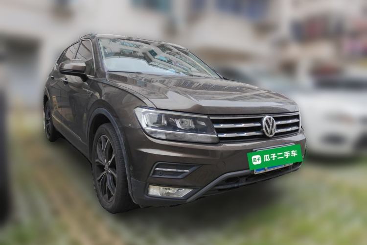 Used Volkswagen Tiguan L 2019 330TSI Automatic Two-Wheel Drive Smart Luxury Version China V Emission Standard Front Right 45 Deg