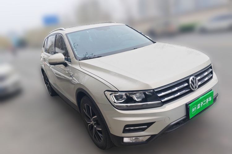Used Volkswagen Tiguan L 2019 330TSI Automatic Two-Wheel Drive Smart Luxury Version China VI Standard Front Right 45 Deg