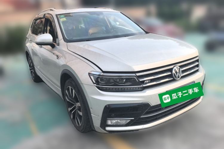 Used Volkswagen Tiguan L 2019 330TSI Automatic Two-Wheel Drive R-Line Flagship Model China VI Standard Front Right 45 Deg