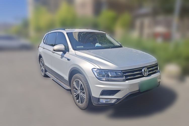 Used Volkswagen Tiguan L 2019 330TSI Automatic Two-Wheel Drive Luxury Edition China V Standard Front Right 45 Deg