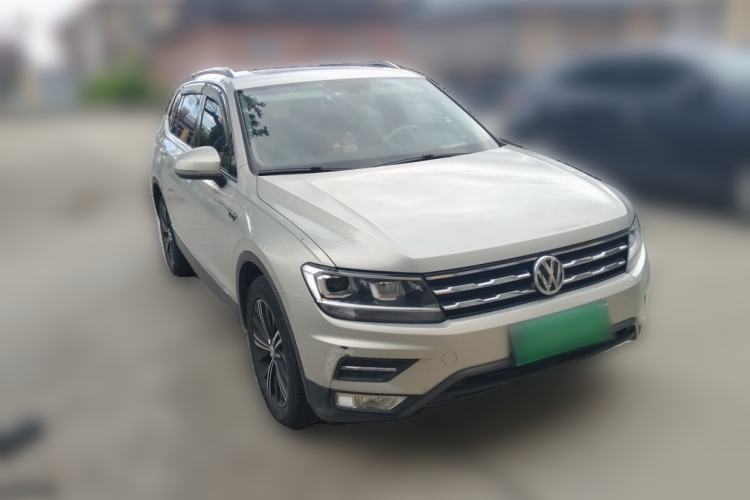 Used Volkswagen Tiguan L 2019 330TSI Automatic Two-Wheel Drive Panoramic Comfort Edition China VI Standard Front Right 45 Deg