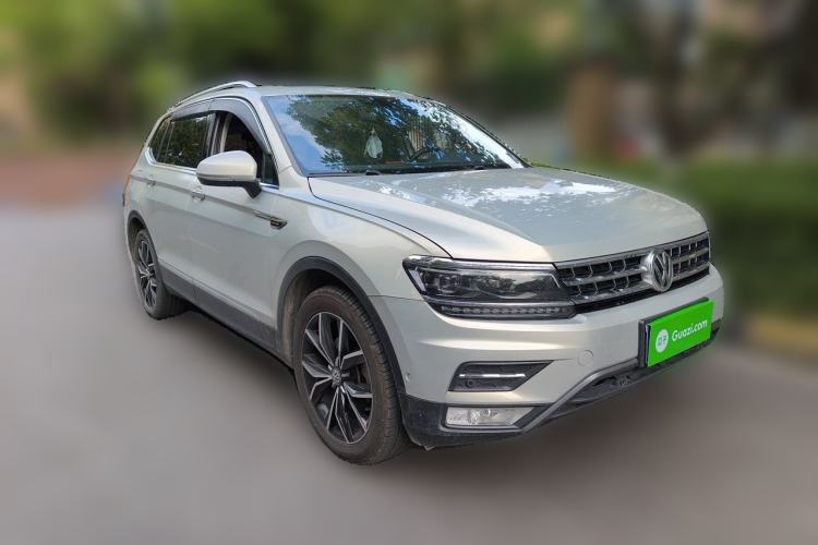 Used Volkswagen Tiguan L 2019 380TSI Automatic All-Wheel Drive Luxury Edition with 7 Seats China VI Standard Front Right 45 Deg
