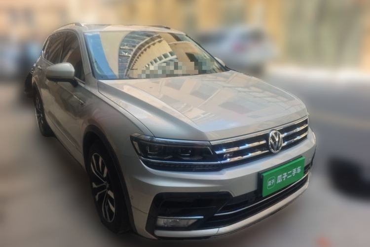 Used Volkswagen Tiguan L 2019 Restyled 330TSI Automatic Two-Wheel Drive R-Line Flagship Version China VI Standard Front Right 45 Deg