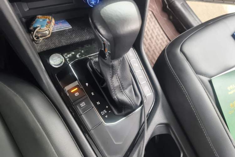 Used Volkswagen Tiguan L 2019 Revised 330TSI Automatic Two-Wheel Drive Smart & Luxury Edition China VI Standard Gear Lever