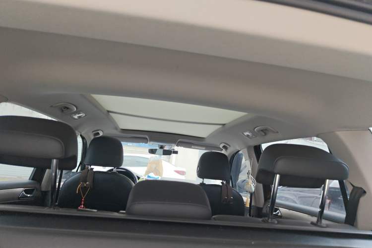 Used Volkswagen Tiguan L 2019 330TSI Automatic Two-Wheel Drive Smart Luxury Version China V Emission Standard Headliner