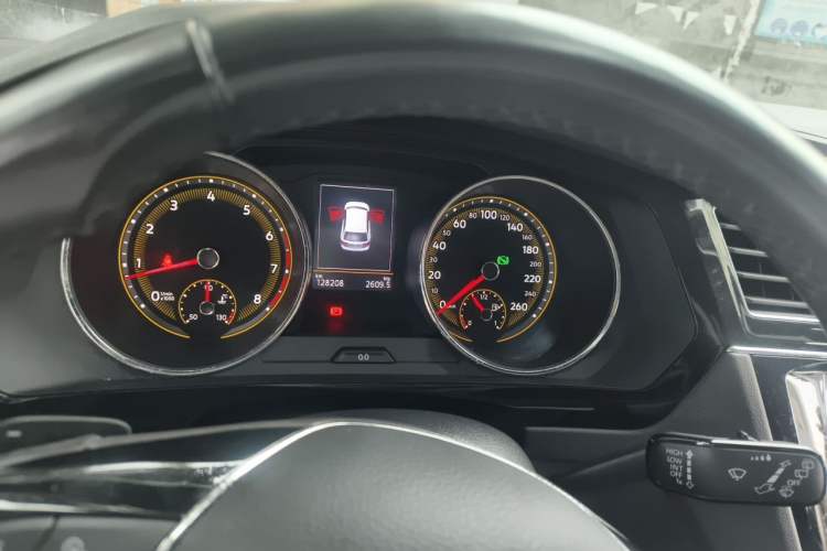 Used Volkswagen Tiguan L 2019 Revised 330TSI Automatic Two-Wheel Drive Smart & Luxury Edition China VI Standard Instrument Cluster