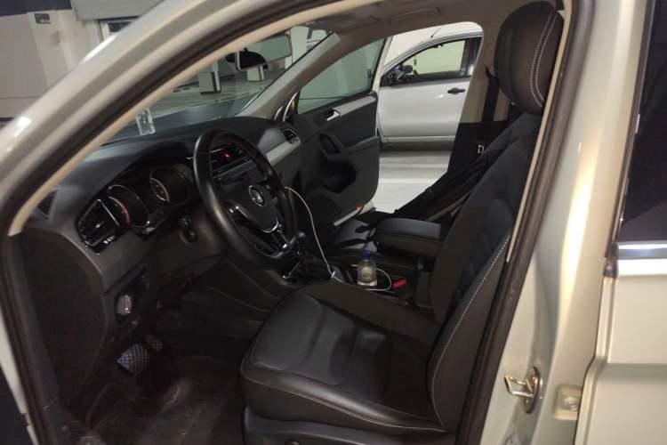 Used Volkswagen Tiguan L 2019 330TSI Automatic Two-Wheel Drive Panoramic Comfort Edition China VI Standard Left Front Seat