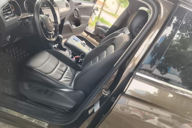 Used Volkswagen Tiguan L 2019 Revised 330TSI Automatic Two-Wheel Drive Smart & Luxury Edition China VI Standard Left Front Seat