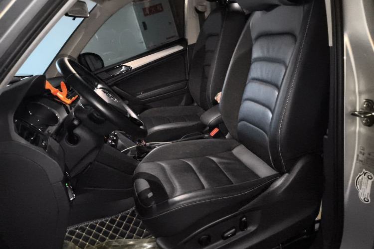 Used Volkswagen Tiguan L 2019 Updated Version 330TSI Automatic Two-Wheel Drive Panoramic Comfort Edition China VI Standard Left Front Seat