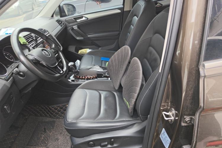 Used Volkswagen Tiguan L 2019 330TSI Automatic Two-Wheel Drive Smart Luxury Version China V Emission Standard Left Front Seat