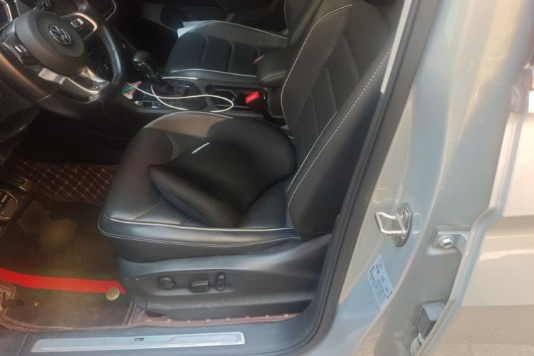Used Volkswagen Tiguan L 2019 Restyled 330TSI Automatic Two-Wheel Drive R-Line Flagship Version China VI Standard Left Front Seat