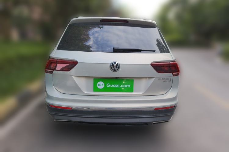 Used Volkswagen Tiguan L 2019 380TSI Automatic All-Wheel Drive Luxury Edition with 7 Seats China VI Standard Rear