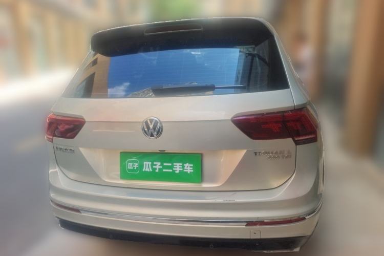 Used Volkswagen Tiguan L 2019 Restyled 330TSI Automatic Two-Wheel Drive R-Line Flagship Version China VI Standard Rear