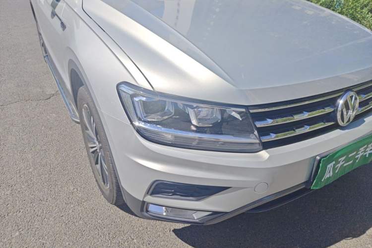 Used Volkswagen Tiguan L 2019 330TSI Automatic Two-Wheel Drive Luxury Edition China V Standard Right Front Headlight