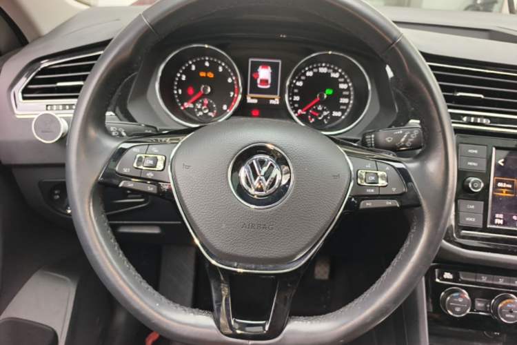 Used Volkswagen Tiguan L 2019 280TSI Automatic Two-Wheel Drive Panoramic Comfort Edition China V Standard Steering Wheel