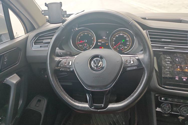 Used Volkswagen Tiguan L 2019 330TSI Automatic Two-Wheel Drive Smart Luxury Version China VI Standard Steering Wheel