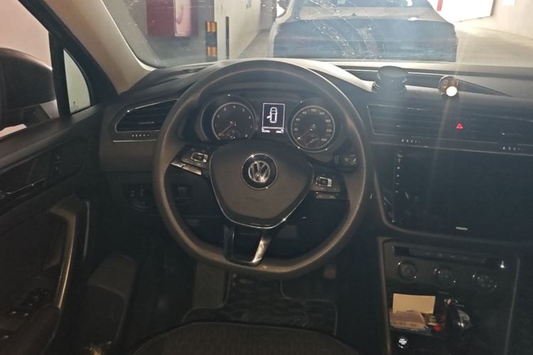 Used Volkswagen Tiguan L 2019 330TSI Automatic Two-Wheel Drive Luxury Edition China VI Standard Steering Wheel