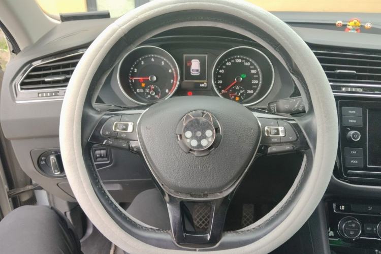 Used Volkswagen Tiguan L 2019 330TSI Automatic Two-Wheel Drive Panoramic Comfort Edition China VI Standard Steering Wheel