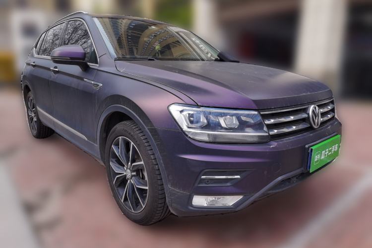 Used Volkswagen Tiguan L 2019 Revised 330TSI Automatic Two-Wheel Drive Smart & Luxury Edition China VI Standard Front Right 45 Deg