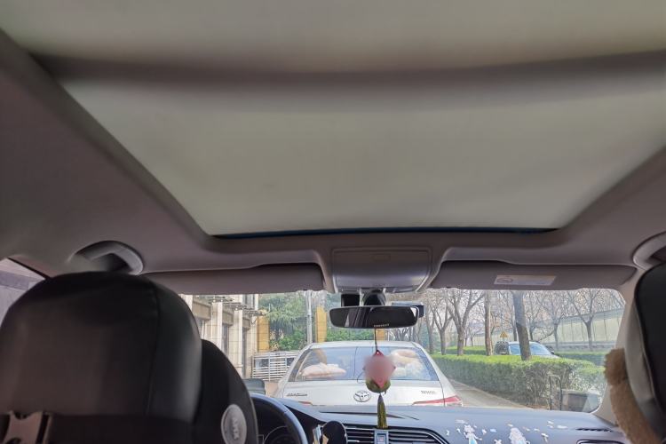 Used Volkswagen Tiguan L 2019 Revised 330TSI Automatic Two-Wheel Drive Smart & Luxury Edition China VI Standard Headliner