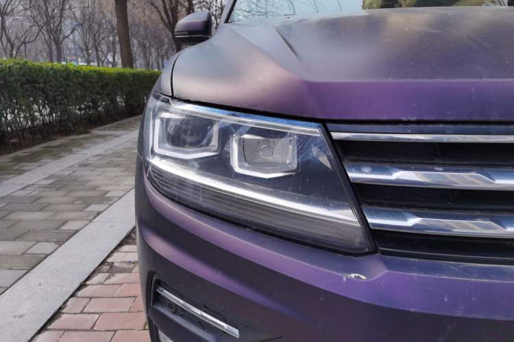 Used Volkswagen Tiguan L 2019 Revised 330TSI Automatic Two-Wheel Drive Smart & Luxury Edition China VI Standard Right Front Headlight