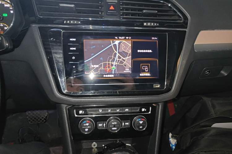 Used Volkswagen Tiguan L 2019 Updated Version 330TSI Automatic Two-Wheel Drive Panoramic Comfort Edition China VI Standard Audio And AC Panel