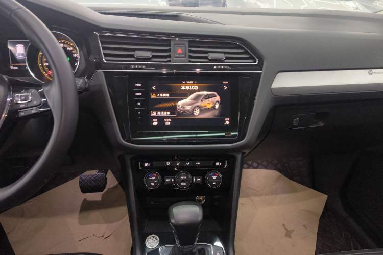 Used Volkswagen Tiguan L 2019 Updated Version 330TSI Automatic Two-Wheel Drive Panoramic Comfort Edition China VI Standard Audio And AC Panel