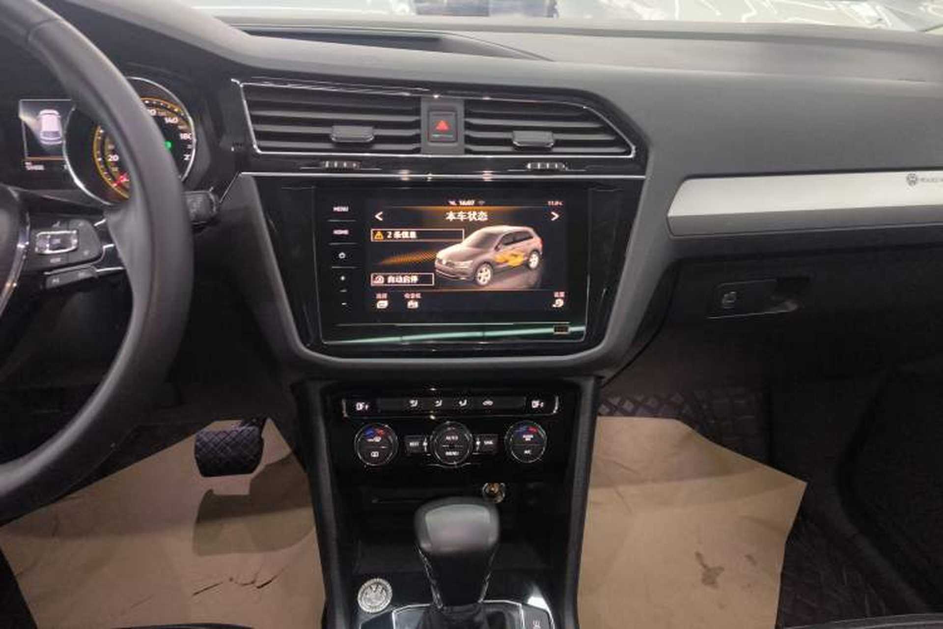 Used Volkswagen Tiguan L 2019 Updated Version 330TSI Automatic Two-Wheel Drive Panoramic Comfort Edition China VI Standard Audio And AC Panel