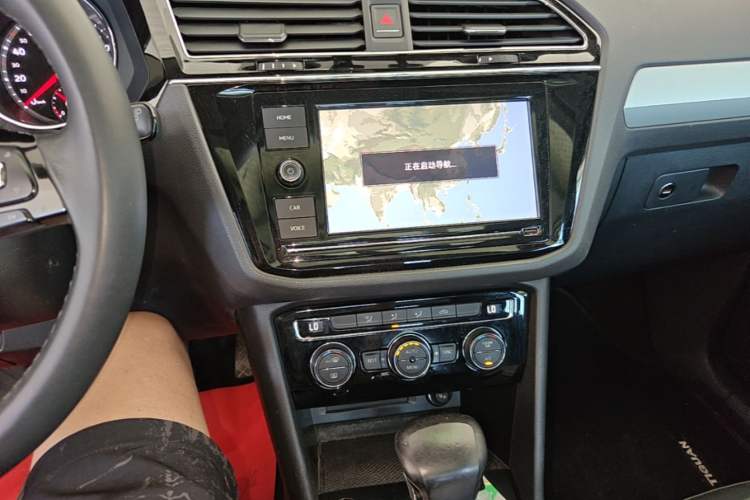 Used Volkswagen Tiguan L 2019 330TSI Automatic Two-Wheel Drive Panoramic Comfort Edition China VI Standard Audio And AC Panel