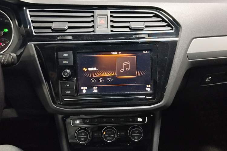 Used Volkswagen Tiguan L 2019 330TSI Automatic Two-Wheel Drive Smart Luxury Version China V Emission Standard Audio And AC Panel