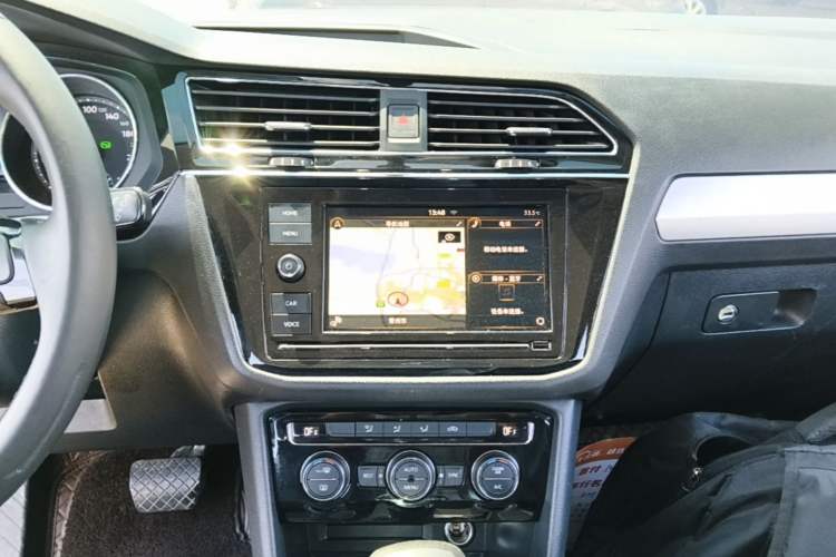 Used Volkswagen Tiguan L 2019 330TSI Automatic Two-Wheel Drive Panoramic Comfort Edition China V Standard Audio And AC Panel
