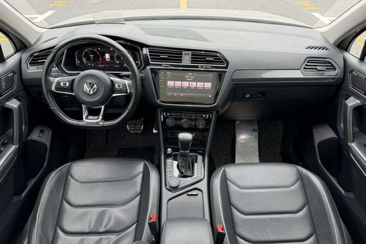Used Volkswagen Tiguan L 2019 380TSI Automatic All-Wheel Drive R-Line Prestige Flagship Model China VI Standard Audio And AC Panel