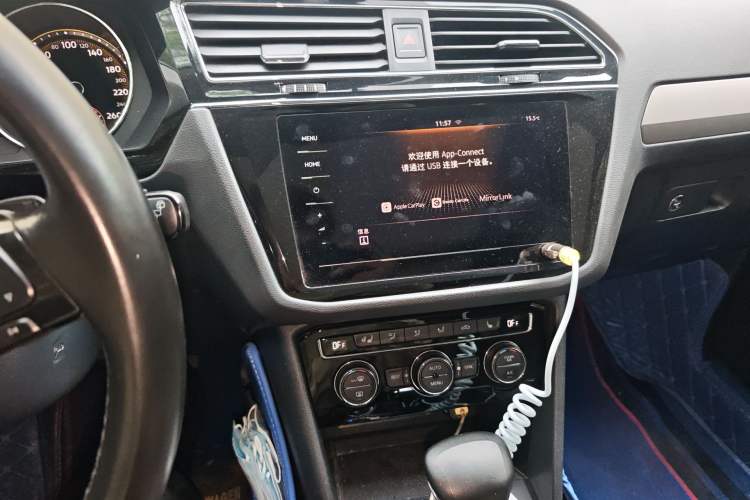 Used Volkswagen Tiguan L 2019 Revised 330TSI Automatic Two-Wheel Drive Smart & Luxury Edition China VI Standard Audio And AC Panel