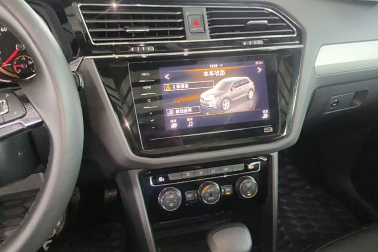 Used Volkswagen Tiguan L 2019 Updated Version 330TSI Automatic Two-Wheel Drive Panoramic Comfort Edition China VI Standard Audio And AC Panel
