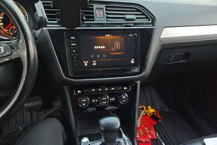 Used Volkswagen Tiguan L 2019 Revised Version 280TSI Automatic Two-Wheel Drive Panoramic Comfort Edition China VI Standard Audio And AC Panel
