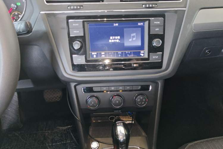 Used Volkswagen Tiguan L 2019 330TSI Automatic Two-Wheel Drive Luxury Edition China VI Standard Audio And AC Panel