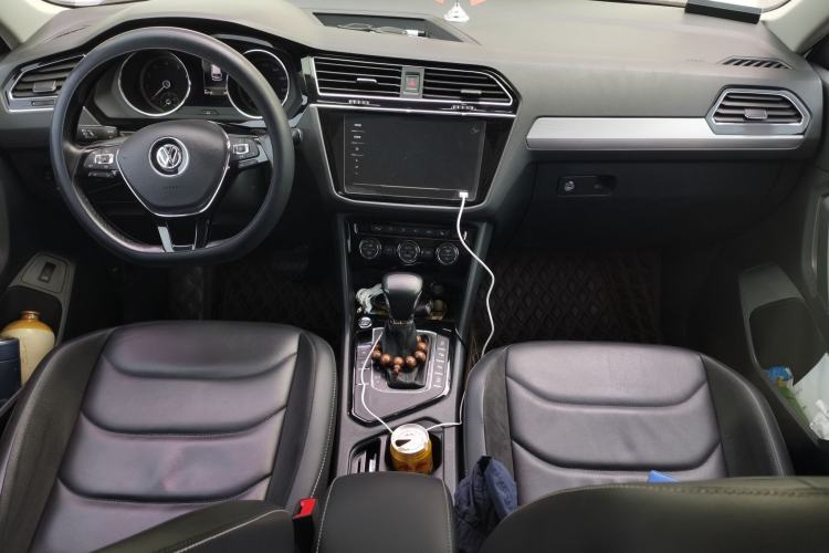 Used Volkswagen Tiguan L 2019 330TSI Automatic Two-Wheel Drive Smart Luxury Version China VI Standard Center Console