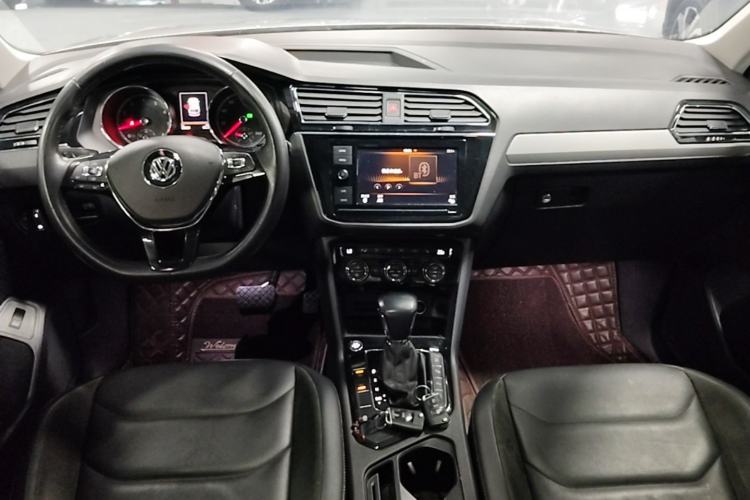 Used Volkswagen Tiguan L 2019 330TSI Automatic Two-Wheel Drive Smart Luxury Version China V Emission Standard Center Console