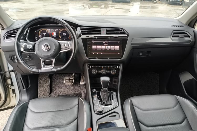 Used Volkswagen Tiguan L 2019 380TSI Automatic All-Wheel Drive R-Line Prestige Flagship Model China VI Standard Center Console